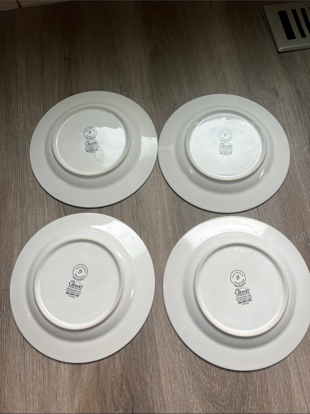 Vintage Gibson Hallow’s Eve Halloween Plates designed by Claire Murray - Picture 12 of 12